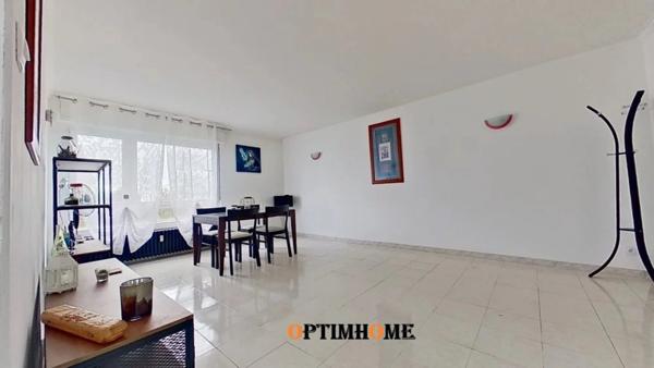 YUTZ, QUARTIER PRISE DE L'AERODROME, BEL APPARTEMENT DE 75 M² AVEC 2 CHAMBRES + BALCON + CAVE PRIVATIVE + GARAGE