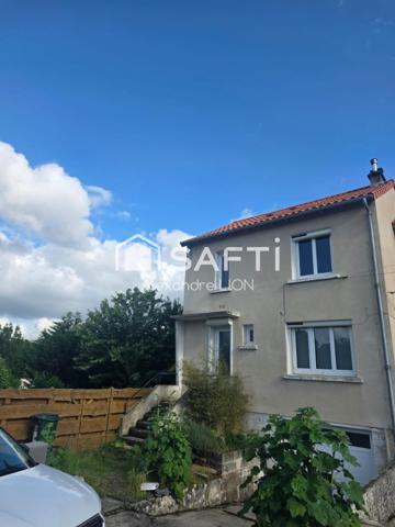 Charmante maison de ville récemment rénovée, orientée plein sud sur un terrain de 200m², dans une impasse au calme