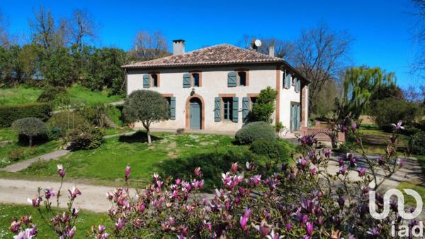 House for sale 8 rooms 237 m² Castelmayran