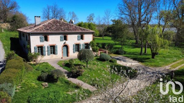 House for sale 8 rooms 237 m² Castelmayran