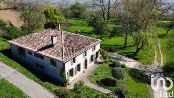 House for sale 8 rooms 237 m² Castelmayran