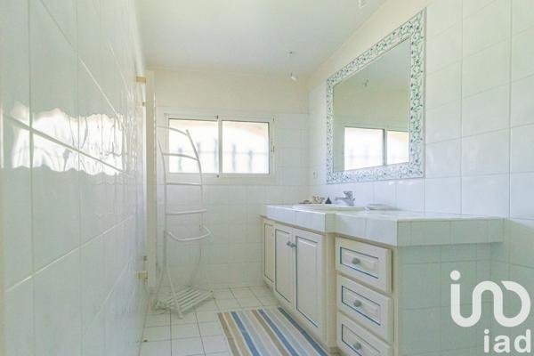 House for sale 8 rooms 237 m² Castelmayran