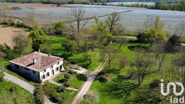 House for sale 8 rooms 237 m² Castelmayran