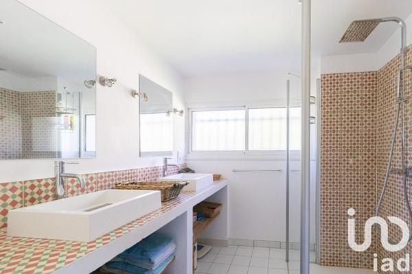 House for sale 8 rooms 237 m² Castelmayran