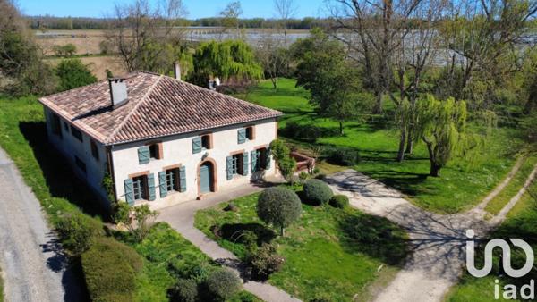 House for sale 8 rooms 237 m² Castelmayran