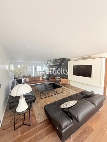 Maison
         5 pièces
        - 230 m² Bien prestige 485 000 € *