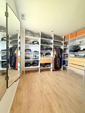 Maison
         5 pièces
        - 230 m² Bien prestige 485 000 € *