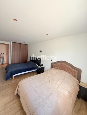 Maison
         5 pièces
        - 230 m² Bien prestige 485 000 € *