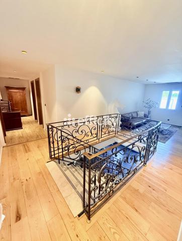 Maison
         5 pièces
        - 230 m² Bien prestige 485 000 € *