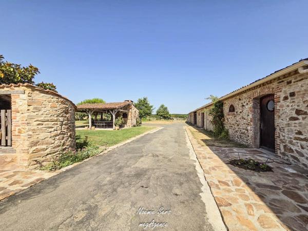 Maison à CHOLET, 49300 - 6 pièces 189m²