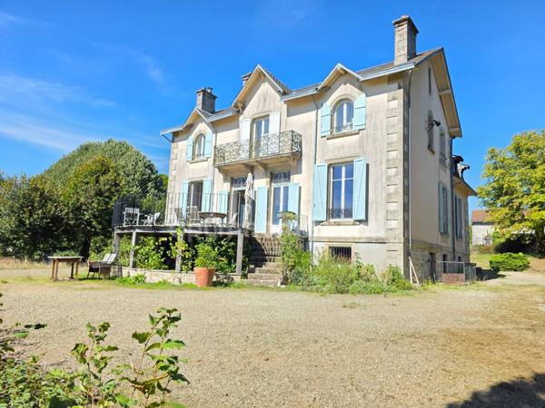 A 15 MN DE SAINT LEONARD DE NOBLAT SUPERBE MAISON DE MAITRE RENOVEE SUR MAGNIFIQUE PARC ARBORE DE 6 HA
