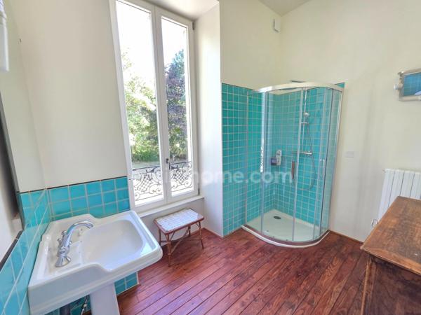 A 15 MN DE SAINT LEONARD DE NOBLAT SUPERBE MAISON DE MAITRE RENOVEE SUR MAGNIFIQUE PARC ARBORE DE 6 HA