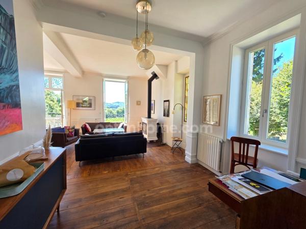 A 15 MN DE SAINT LEONARD DE NOBLAT SUPERBE MAISON DE MAITRE RENOVEE SUR MAGNIFIQUE PARC ARBORE DE 6 HA