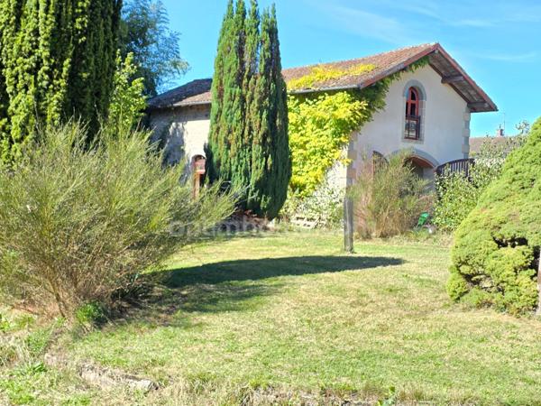 A 15 MN DE SAINT LEONARD DE NOBLAT SUPERBE MAISON DE MAITRE RENOVEE SUR MAGNIFIQUE PARC ARBORE DE 6 HA