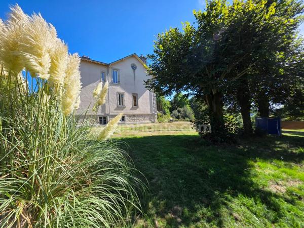 A 15 MN DE SAINT LEONARD DE NOBLAT SUPERBE MAISON DE MAITRE RENOVEE SUR MAGNIFIQUE PARC ARBORE DE 6 HA