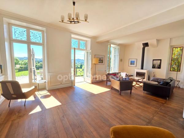 A 15 MN DE SAINT LEONARD DE NOBLAT SUPERBE MAISON DE MAITRE RENOVEE SUR MAGNIFIQUE PARC ARBORE DE 6 HA