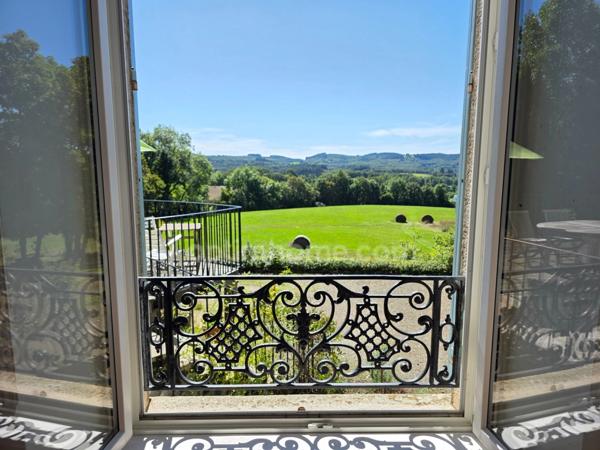 A 15 MN DE SAINT LEONARD DE NOBLAT SUPERBE MAISON DE MAITRE RENOVEE SUR MAGNIFIQUE PARC ARBORE DE 6 HA