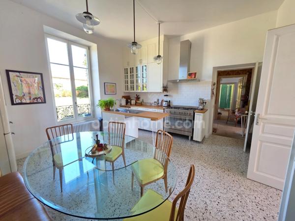 A 15 MN DE SAINT LEONARD DE NOBLAT SUPERBE MAISON DE MAITRE RENOVEE SUR MAGNIFIQUE PARC ARBORE DE 6 HA