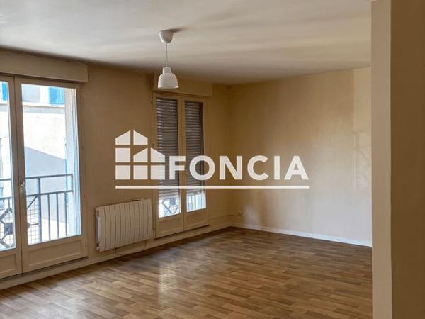 Location Appartement 3 pièces 66.98 m² - 11 RUE DE L'ABREUVOIR Meulan 78250