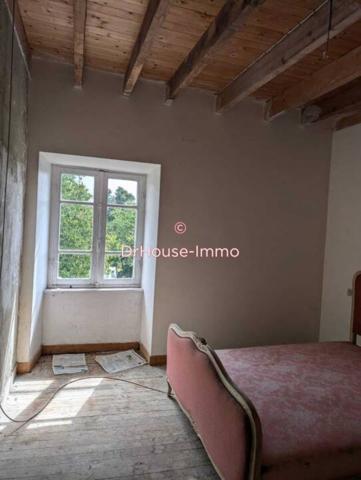 Maison à vendre 10 pièces de 250 m²