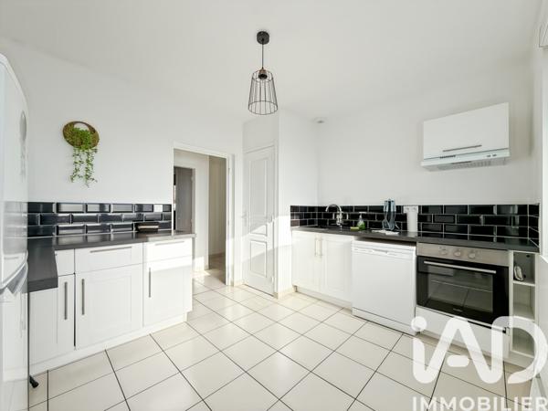Immeuble à vendre 166,24 m² Saint-Berthevin