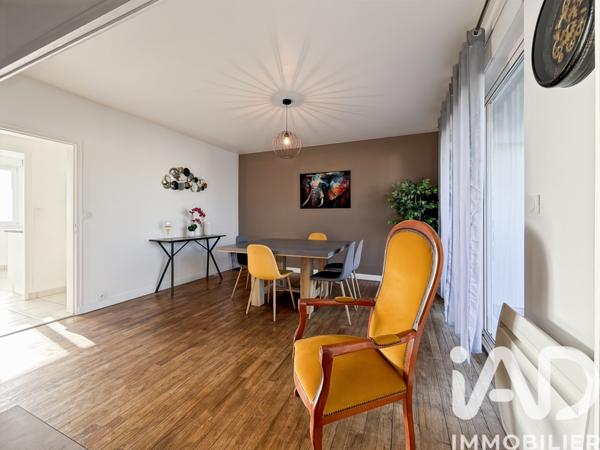 Immeuble à vendre 166,24 m² Saint-Berthevin