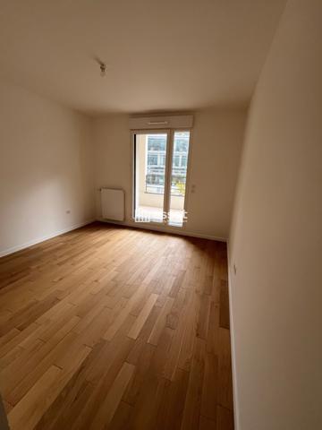 Location Appartement 4 pièces 92.88 m² - Courbevoie 92400