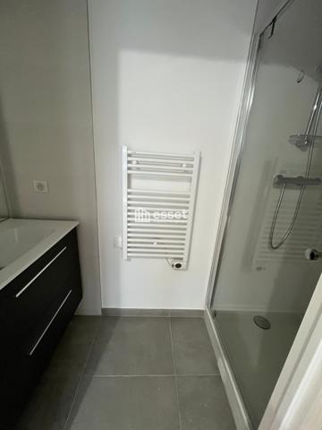 Location Appartement 4 pièces 92.88 m² - Courbevoie 92400