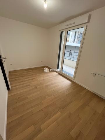 Location Appartement 4 pièces 92.88 m² - Courbevoie 92400