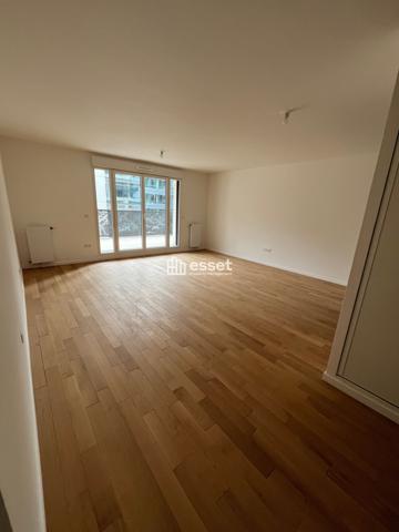 Location Appartement 4 pièces 92.88 m² - Courbevoie 92400