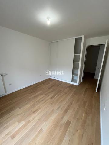 Location Appartement 4 pièces 92.88 m² - Courbevoie 92400