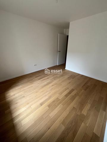 Location Appartement 4 pièces 92.88 m² - Courbevoie 92400