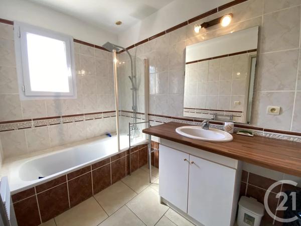 Maison à vendre  5 pièces - 114 m 2   STE MAXIME  - 83