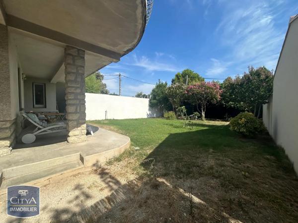 Appartement à louer 4 pièces 87.86m² Pernes-les-Fontaines (84210)