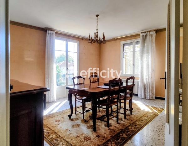 Maison
         9 pièces
        - 140 m² Exclusivité 850 000 € *