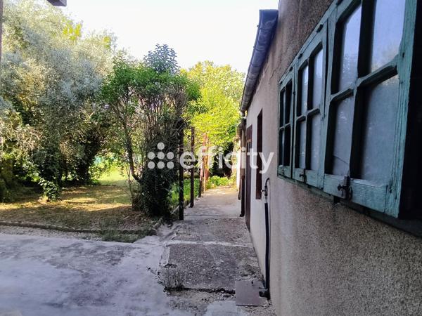 Maison
         9 pièces
        - 140 m² Exclusivité 850 000 € *