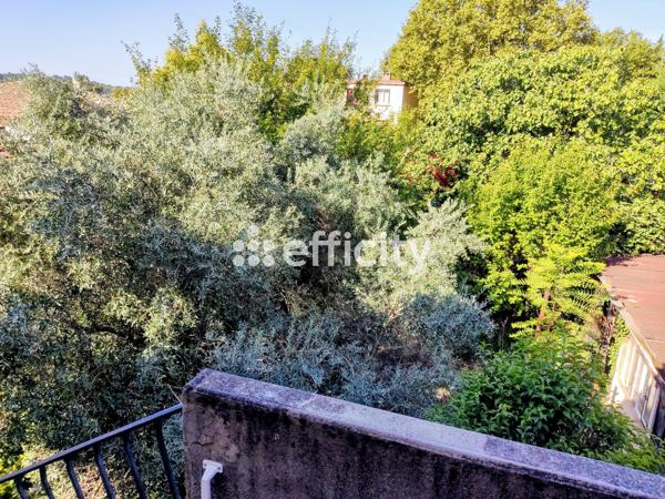 Maison
         9 pièces
        - 140 m² Exclusivité 850 000 € *