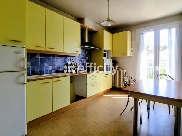 Maison
         9 pièces
        - 140 m² Exclusivité 850 000 € *