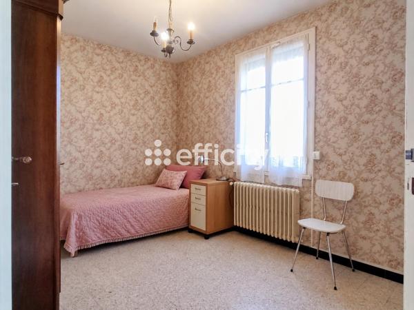 Maison
         9 pièces
        - 140 m² Exclusivité 850 000 € *