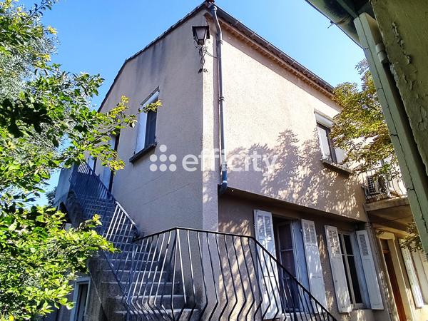 Maison
         9 pièces
        - 140 m² Exclusivité 850 000 € *