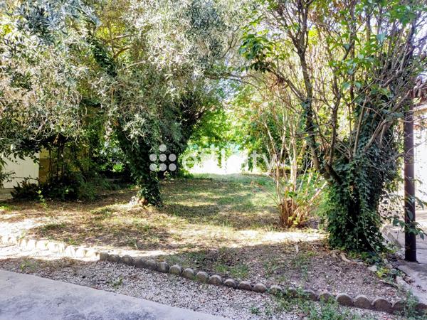 Maison
         9 pièces
        - 140 m² Exclusivité 850 000 € *