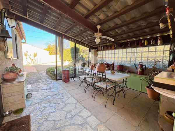 À VENDRE EN EXCLUSIVITE 84530 VILLELAURE MAISON PLAIN-PIED TYPE 6 PIECES D'ENVIRON 170M² AVEC GARAGE, JARDIN ET PISCINE