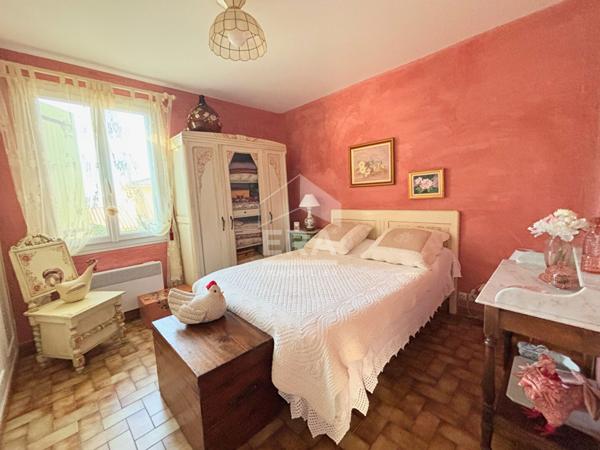 À VENDRE EN EXCLUSIVITE 84530 VILLELAURE MAISON PLAIN-PIED TYPE 6 PIECES D'ENVIRON 170M² AVEC GARAGE, JARDIN ET PISCINE