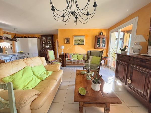 À VENDRE EN EXCLUSIVITE 84530 VILLELAURE MAISON PLAIN-PIED TYPE 6 PIECES D'ENVIRON 170M² AVEC GARAGE, JARDIN ET PISCINE