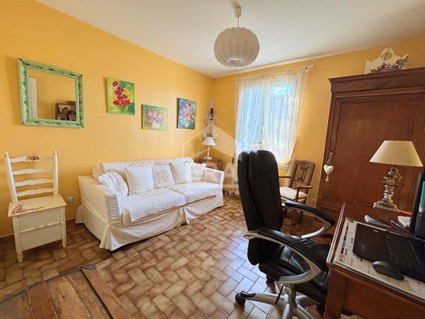 À VENDRE EN EXCLUSIVITE 84530 VILLELAURE MAISON PLAIN-PIED TYPE 6 PIECES D'ENVIRON 170M² AVEC GARAGE, JARDIN ET PISCINE