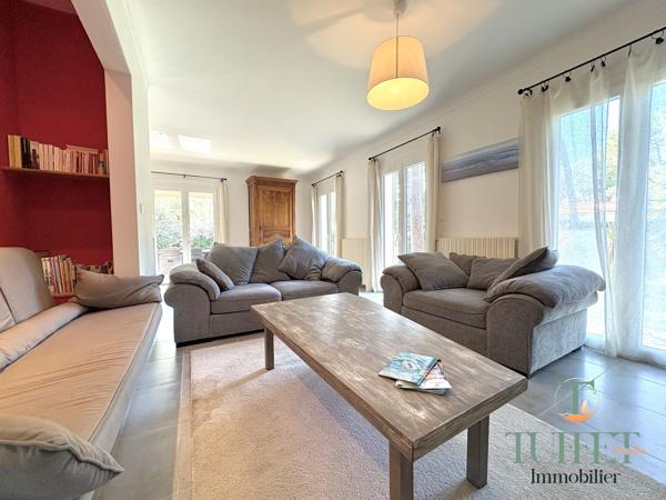 RONCE LES BAINS : VILLA BALNEAIRE A 500M DE LA PLAGE