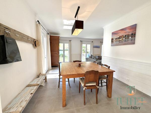 RONCE LES BAINS : VILLA BALNEAIRE A 500M DE LA PLAGE