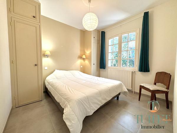 RONCE LES BAINS : VILLA BALNEAIRE A 500M DE LA PLAGE