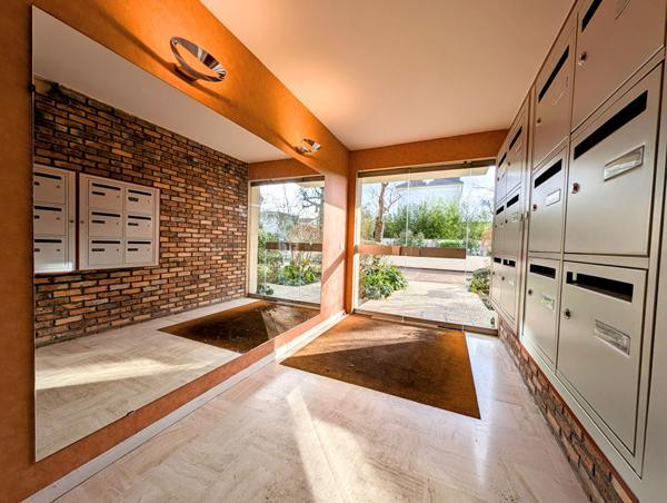 Appartement 3 pièces de 73.13 m2 - Cave et parking en sous-sol , Maisons laffitte