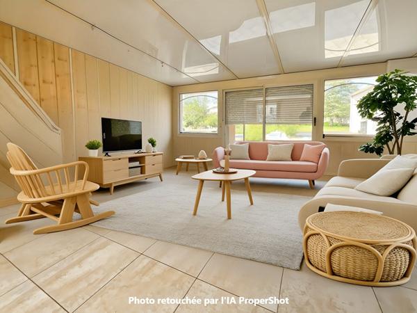 Maison rénovée avec jardin d'hiver, 3 chambres, double garage et grand terrain ? Cadre de vie privilégié